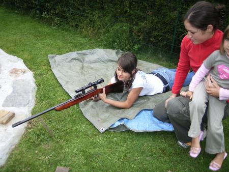 moi en train de tirer au fusil de chasse
